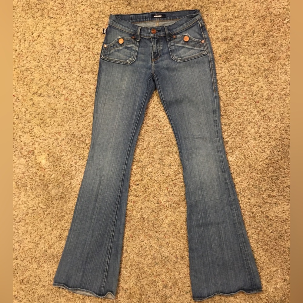 ROCK & REPUBLIC WOMENS JEANS